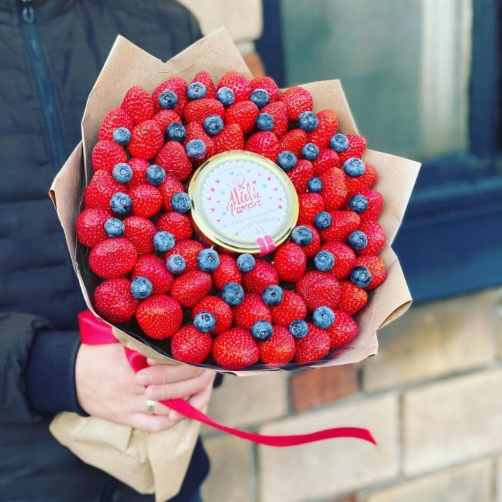 "Клубника и мёд" в Ульяновске