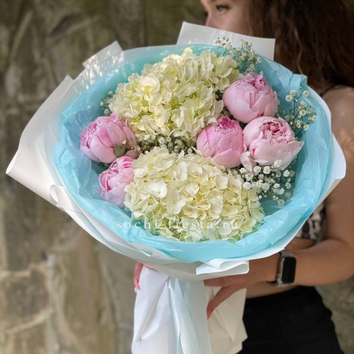 Букет с пионами "Блюсом" в Ульяновске