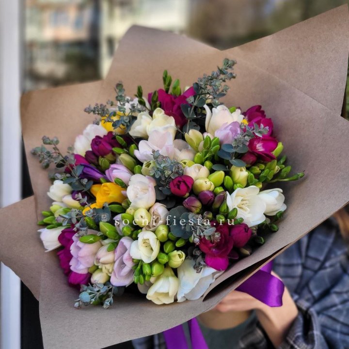 Букет фрезий "Радуга" в Ульяновске