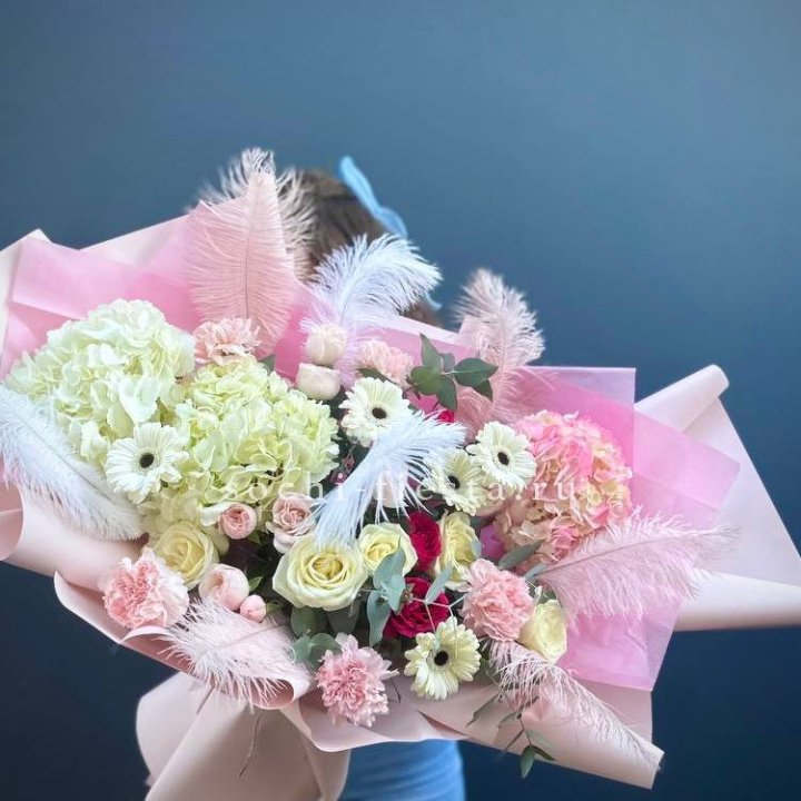 Дизайнерский букет "Валенсия-3" в Ульяновске