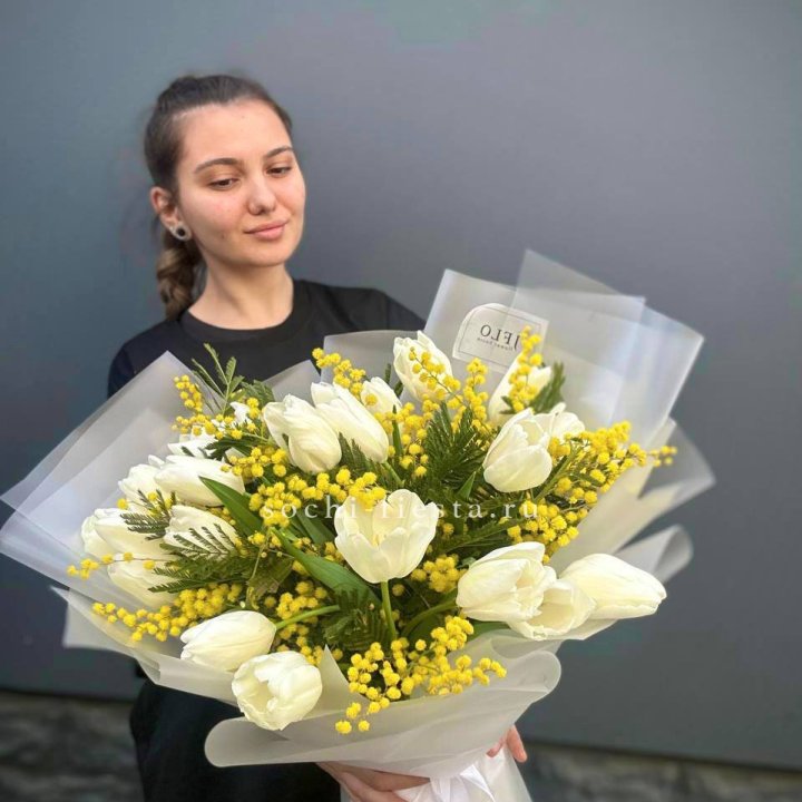 Букет тюльпанов и мимозы в Ульяновске