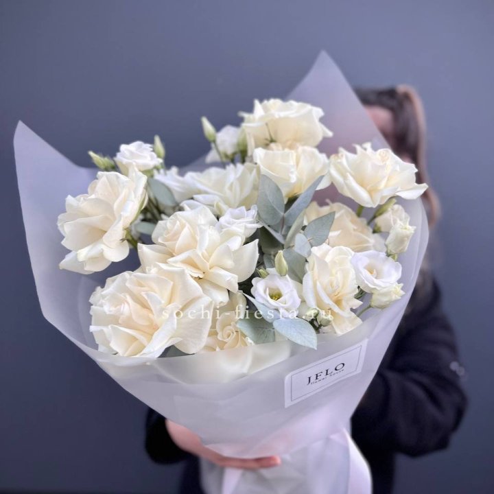 Букет французских роз и эустомы  в Ульяновске