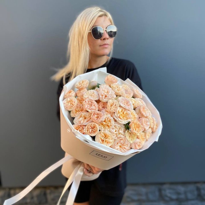 15 пионовидных роз №2 в Ульяновске