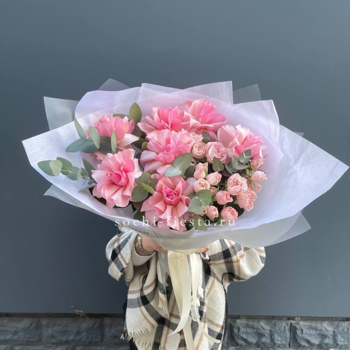 Букет французских и пионовидных роз  в Ульяновске