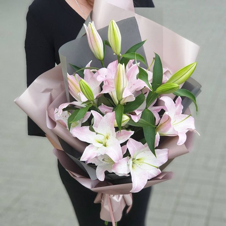 Букет розовых лилий в Ульяновске