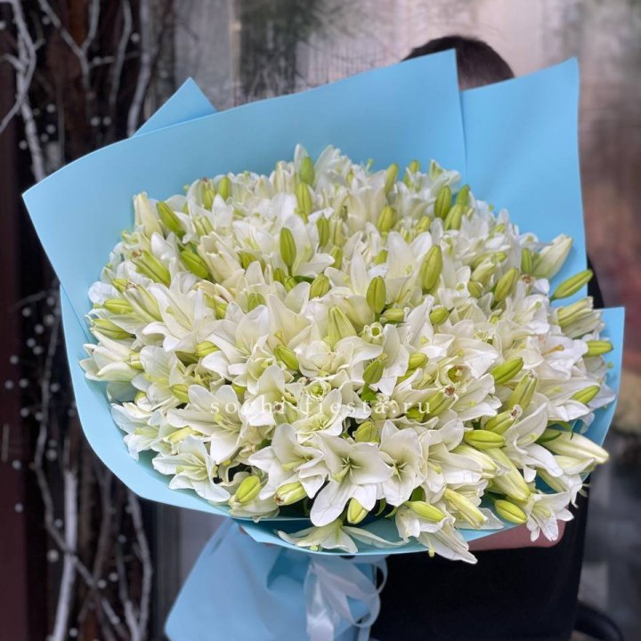 51 лилия в оформлении в Ульяновске