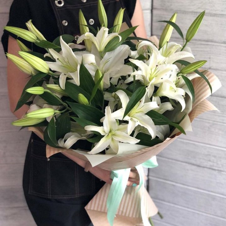 Букет белых лилий в Ульяновске