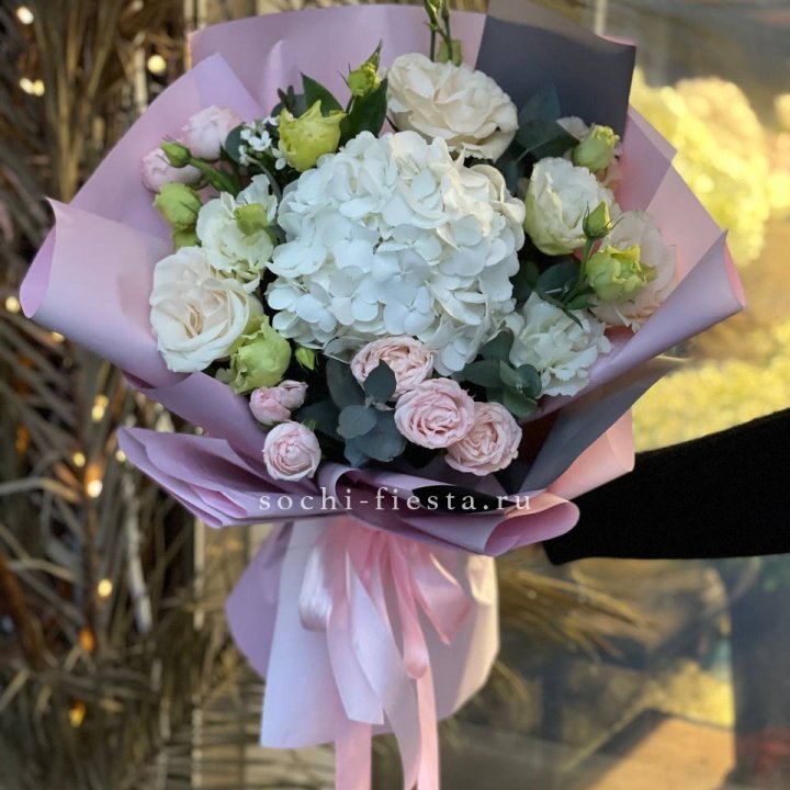 Букет с гортензией №3 в Ульяновске