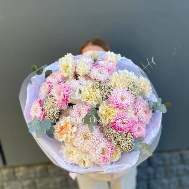 Букет из стойких цветов  в Ульяновске