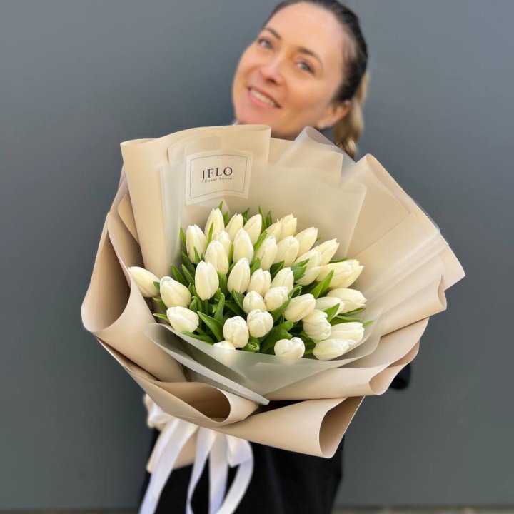 35 белых тюльпанов в Ульяновске