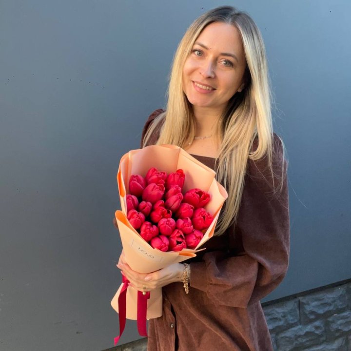  19 красных тюльпанов в Ульяновске