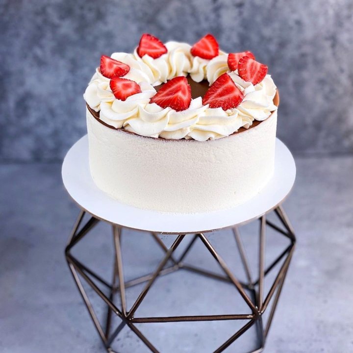 Торт "Клубника со сливками" в Ульяновске