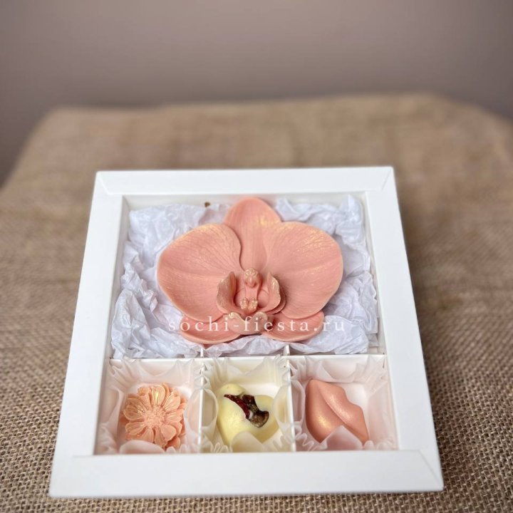 Конфеты из шоколада с Орхидеей в Ульяновске