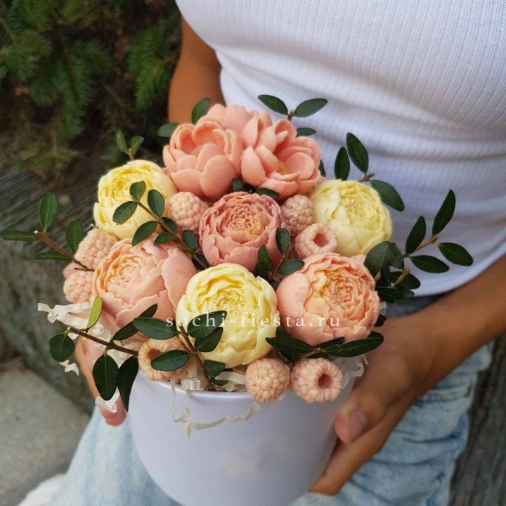 Шоколадный букет с ягодами в Ульяновске