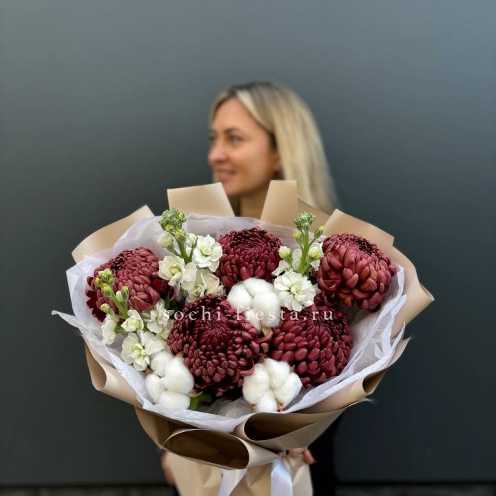 Хризантемы с маттиолой в Ульяновске