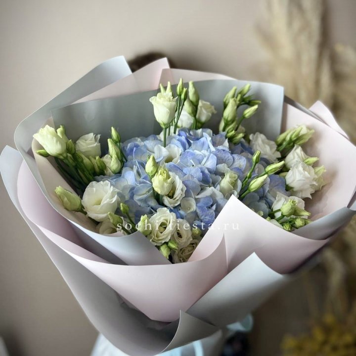 Букет с гортензией "Адель" в Ульяновске