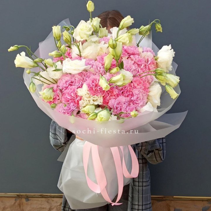 Букет из эустом и диантусов  в Ульяновске