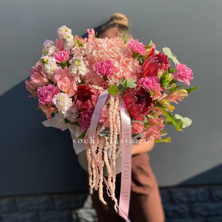 Коробка с цветами "Камикадзе" в Ульяновске