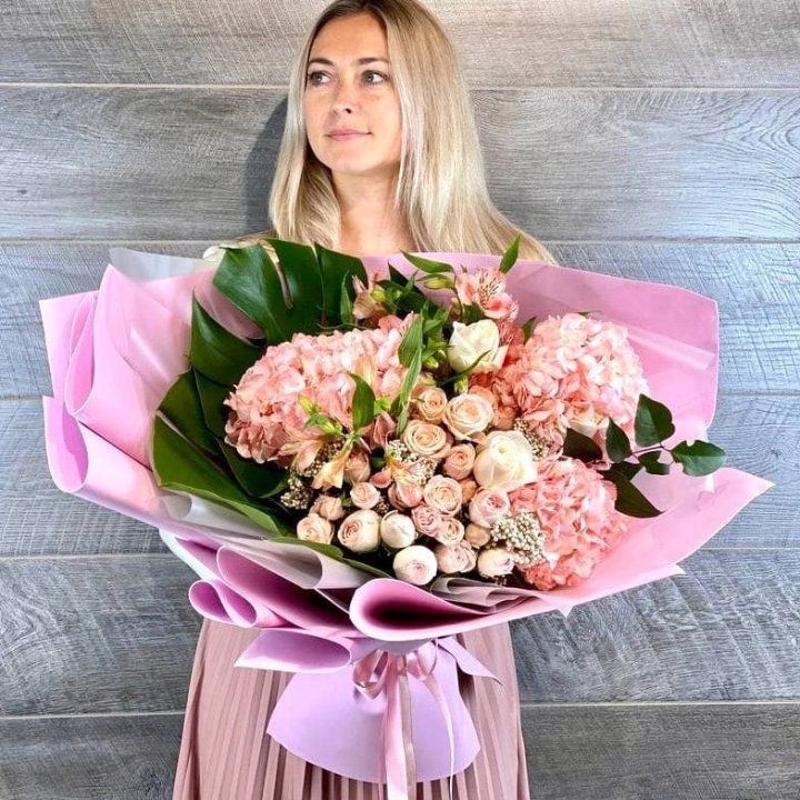 Дизайнерский букет "Валенсия-2" в Ульяновске