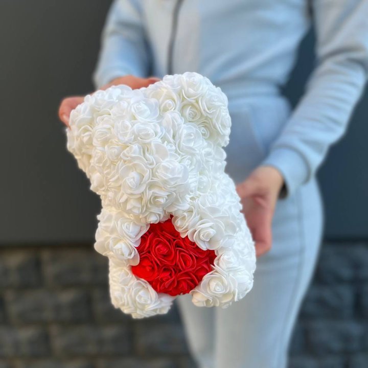 Медведь с красным седцем в Ульяновске