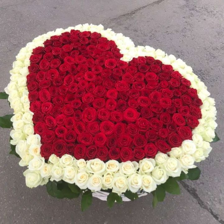 333 розы в корзине в Ульяновске