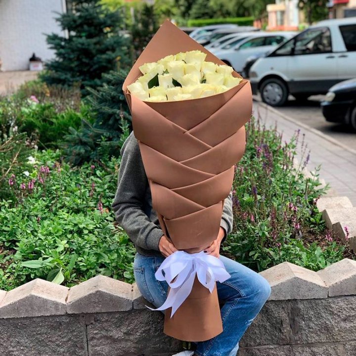 Голландские розы белые "Рыбка" в Ульяновске