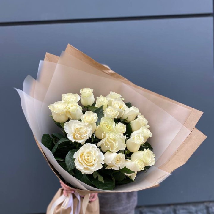  Букет  высоких белых роз   в Ульяновске