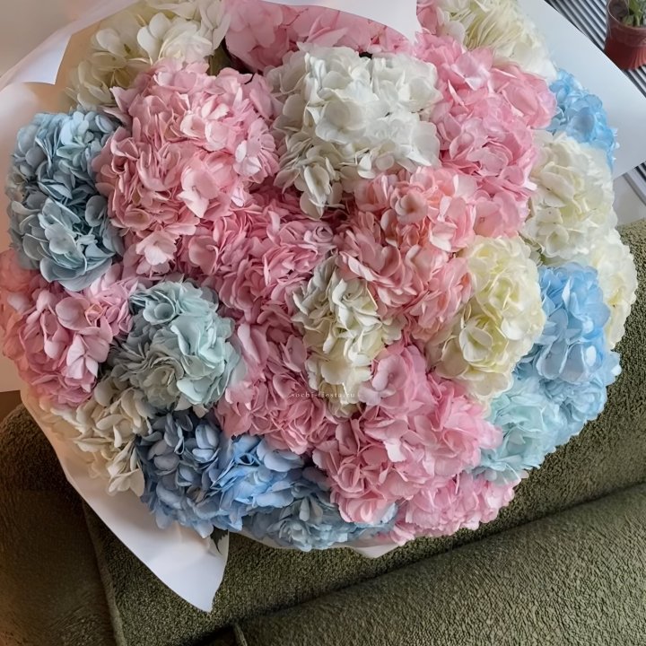 Букет гортензий микс в Ульяновске