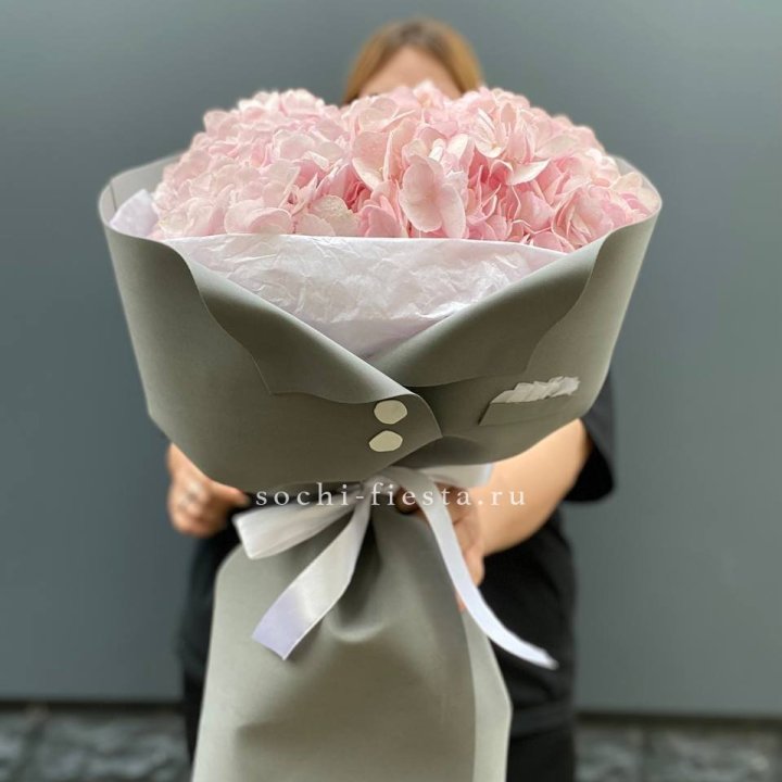  Букет  пиджачок из 5 гортензий в Ульяновске