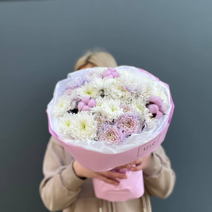 7 нежных хризантем в Ульяновске