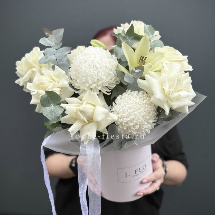 Цветы в шляпной коробке  в Ульяновске