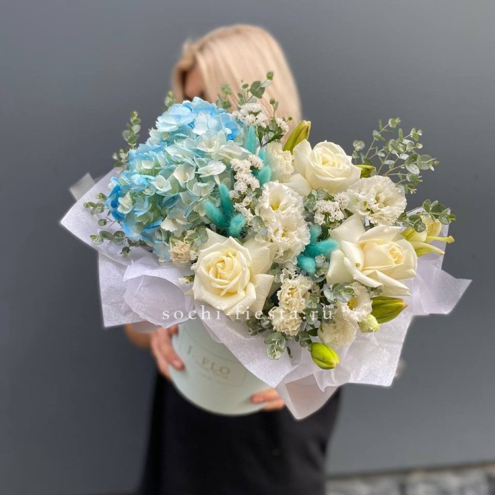 Цилиндр в голубых оттенках №1 в Ульяновске