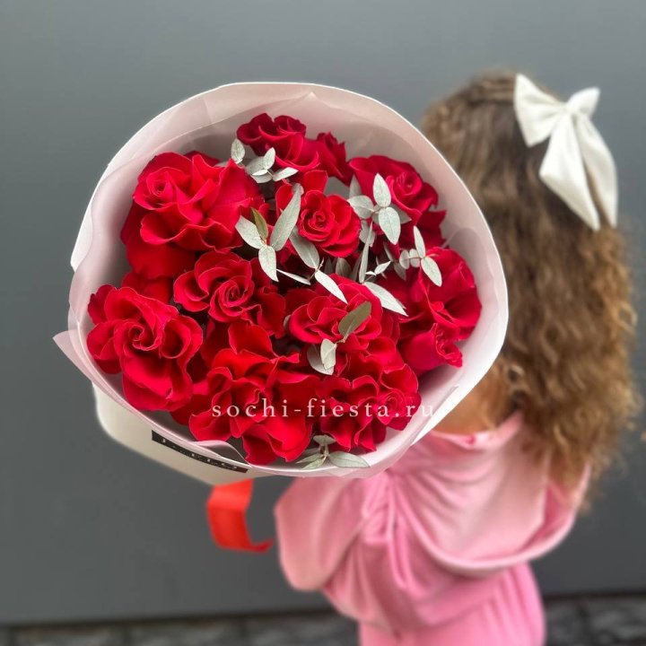 11 Красных французских роз в Ульяновске