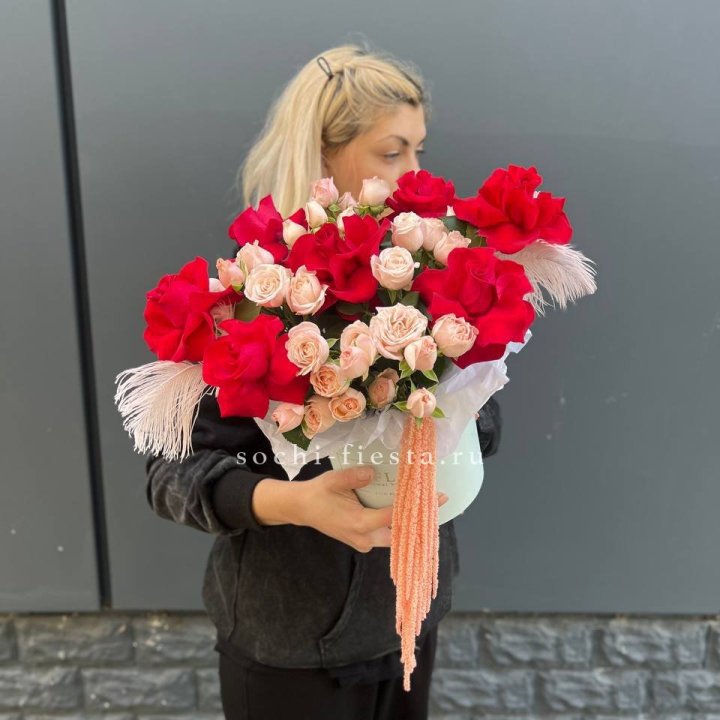 Бокс с нежными розами  в Ульяновске