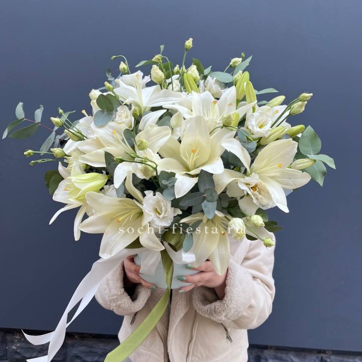 Бокс лилий и эустомы в Ульяновске