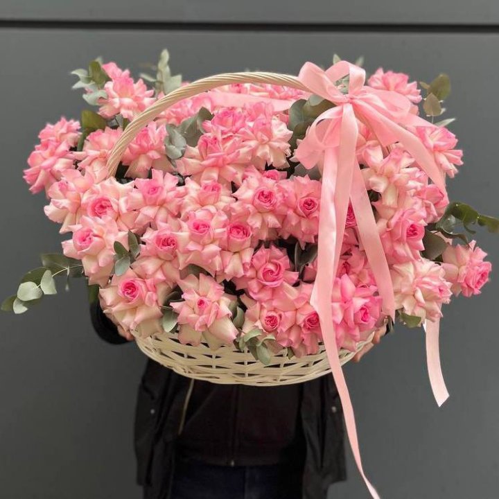 51 розовая роза в корзине в Ульяновске