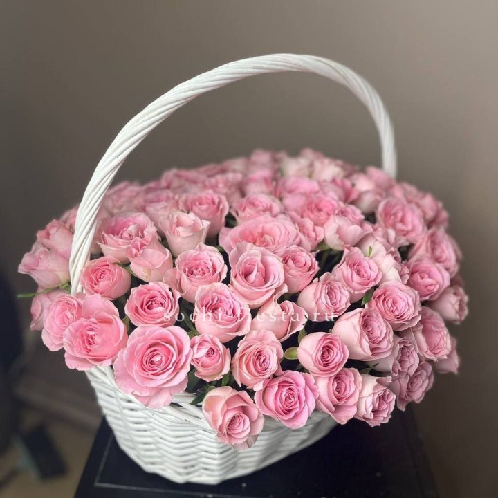 101 розовая роза в корзине в Ульяновске