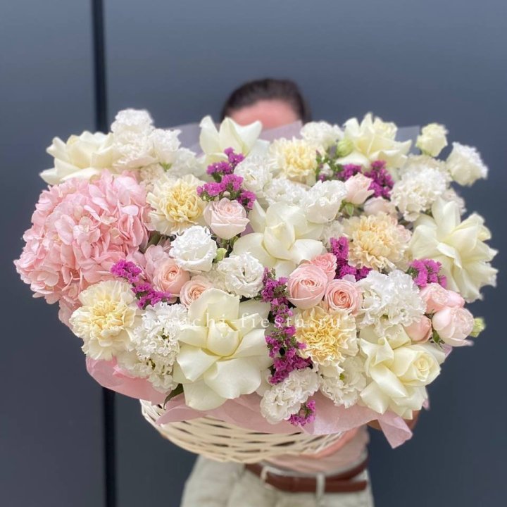 Корзина "Воздушная нежность" в Ульяновске