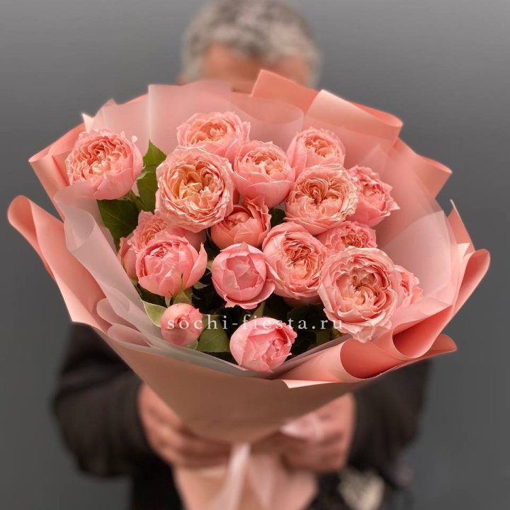 Букет комплимент из кустовых роз Джульетта в Ульяновске