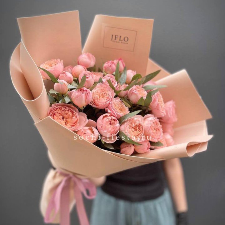 Букет из 9 кустовых роз Джульетта в Ульяновске