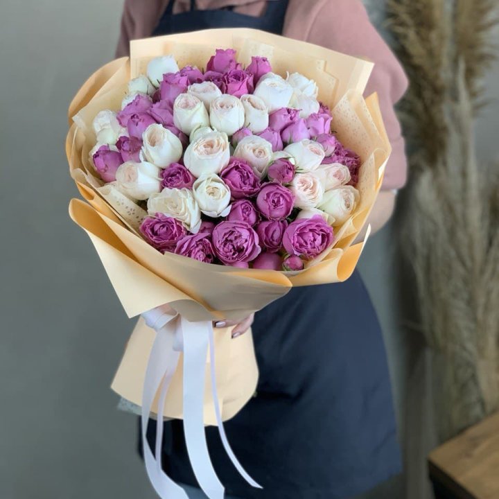 Букет кустовых роз Джулиана в Ульяновске