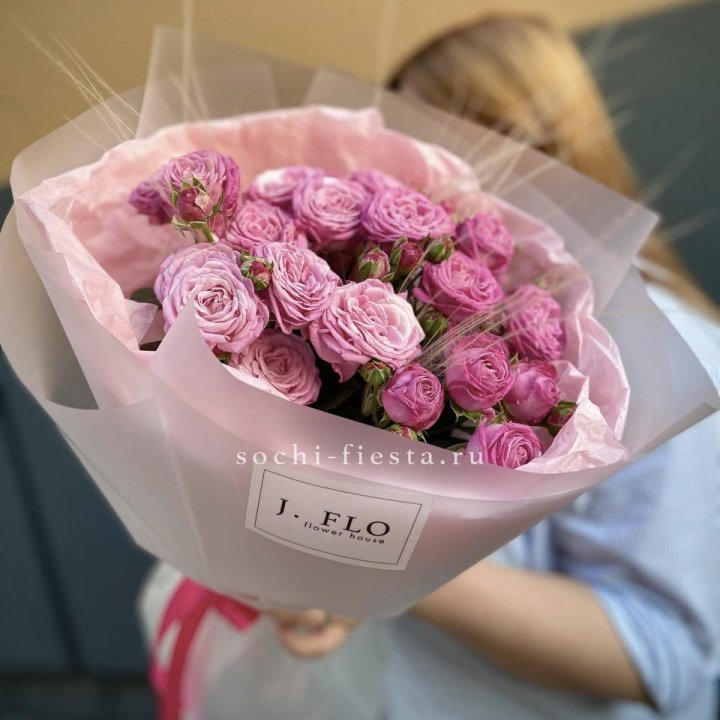 Пионовидные розы Мадам Бомбастик Pink в Ульяновске