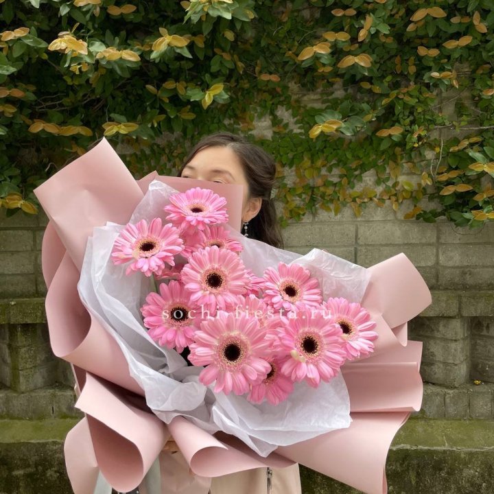 13 розовых гербер в Ульяновске