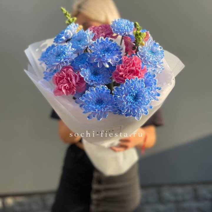 Букет сборный с хризантемой в Ульяновске