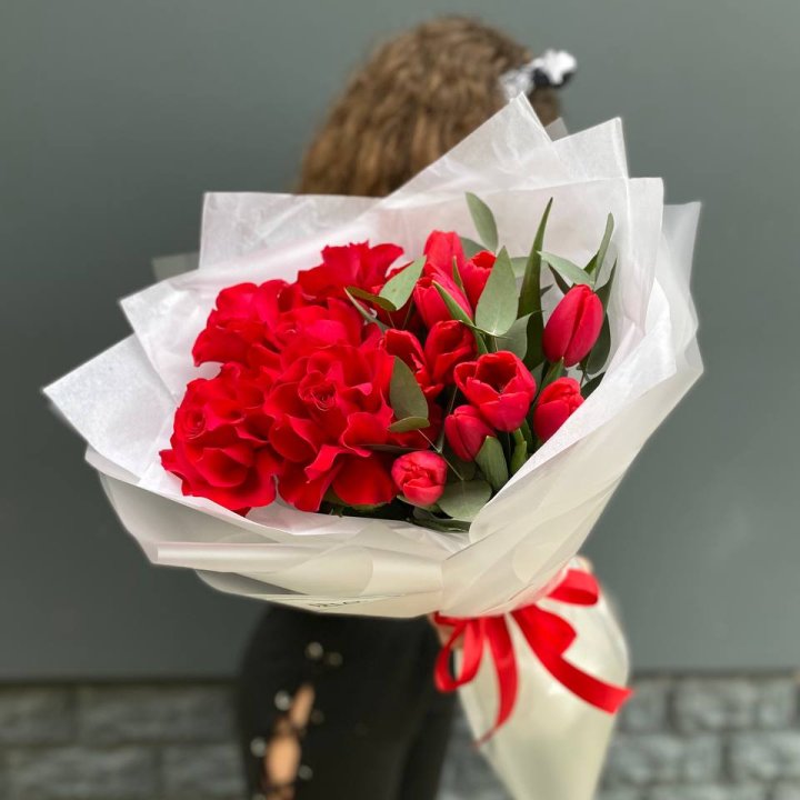 Дуо тюльпаны и розы в Ульяновске