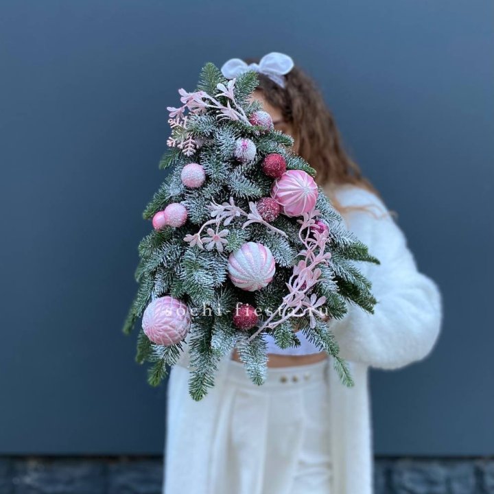 Новогодняя елочка "Розе" в Ульяновске