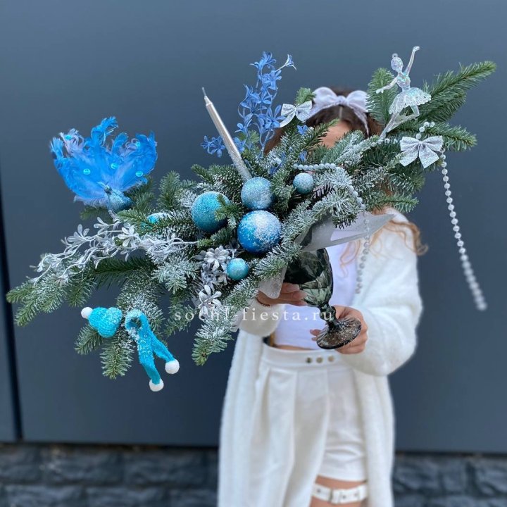 Композиция в бокале голубая в Ульяновске