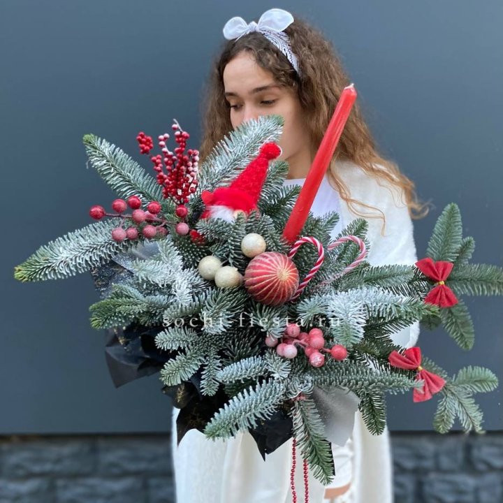 Композиция в бокале красная в Ульяновске