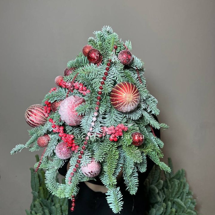 Ёлка красная в Ульяновске