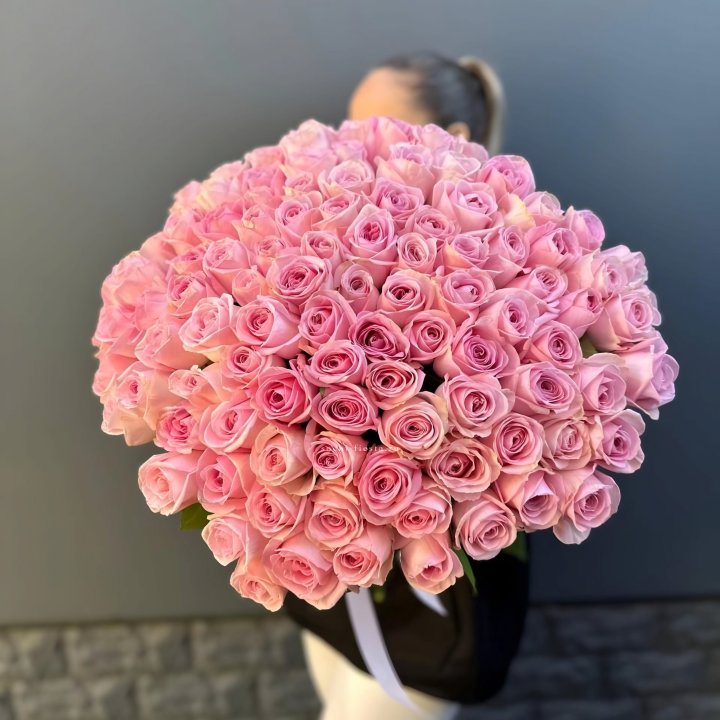 Охапка из 101 розовой розы в Ульяновске